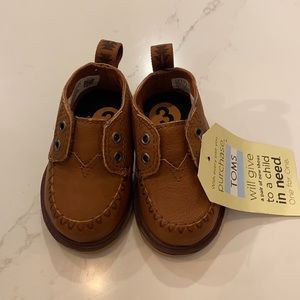 Tom’s Tiny Chukka size 3. Never worn